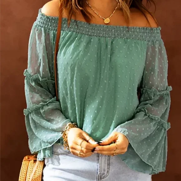 ♥️New boutique Swiss dot off shoulder top - Picture 4 of 16